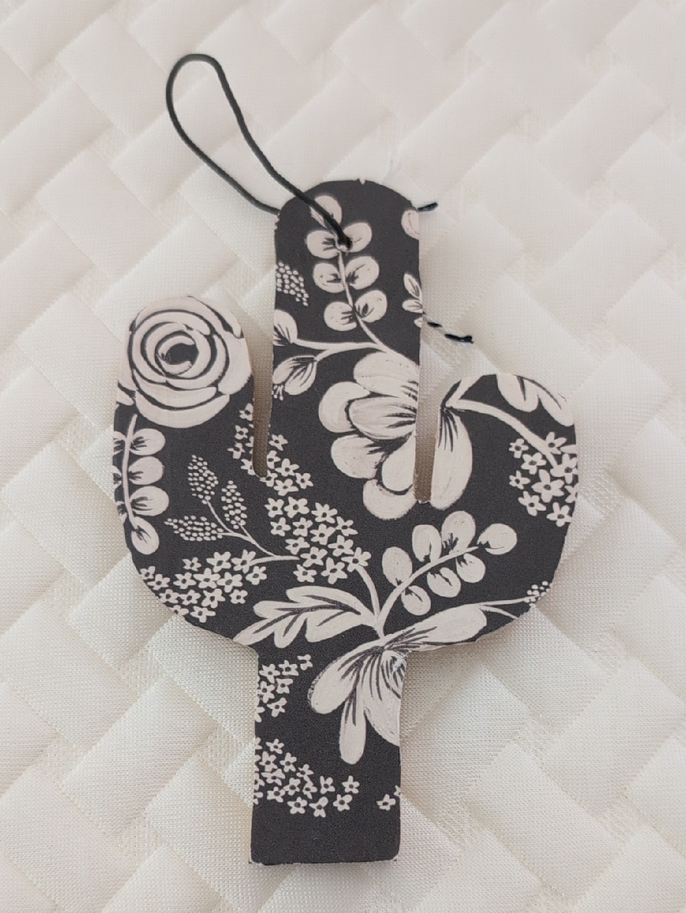Black Floral Cactus Hanging Decor 6x4 Inches